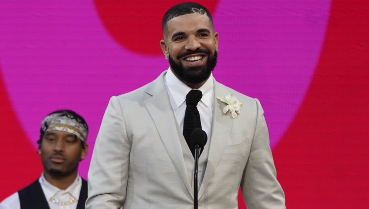 Drake en los Billboard Music Awards 2021