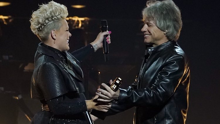 Pink y Jon Bon Jovi en los Billboard Music Awards 2021