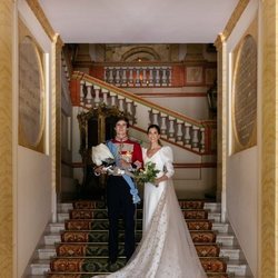 Carlos Fitz-James Stuart y Belén Corsini en una foto oficial de su boda