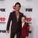 Robin Thicke con su hijo en los I Heart Radio Music Awards 2021