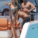 Mayka y Manuel ('La isla de las tentaciones') en un yate en Ibiza