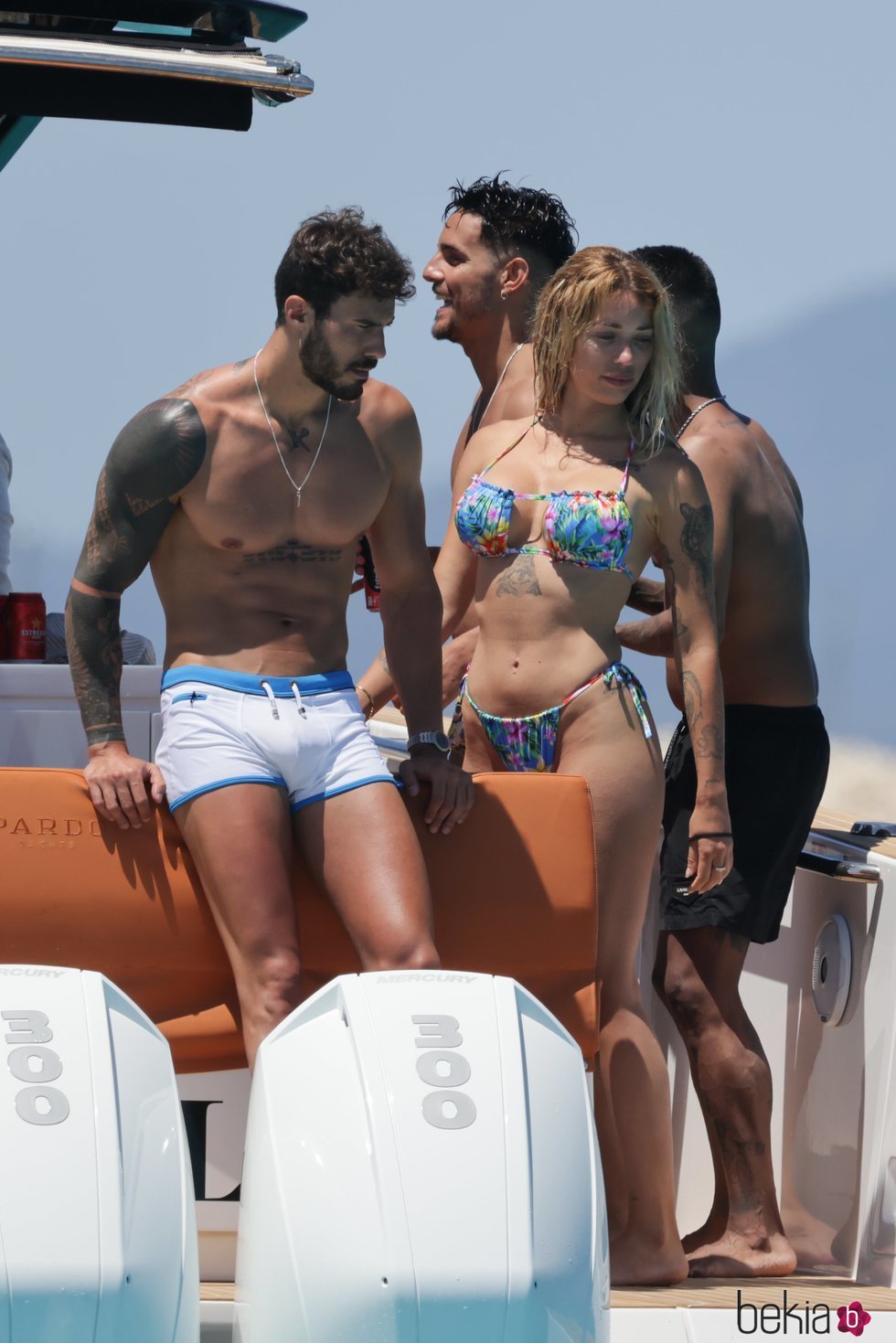 Manuel y Mayka ('La isla de las tentaciones') junto a Álex Bernardos ('MyHyV') en Ibiza