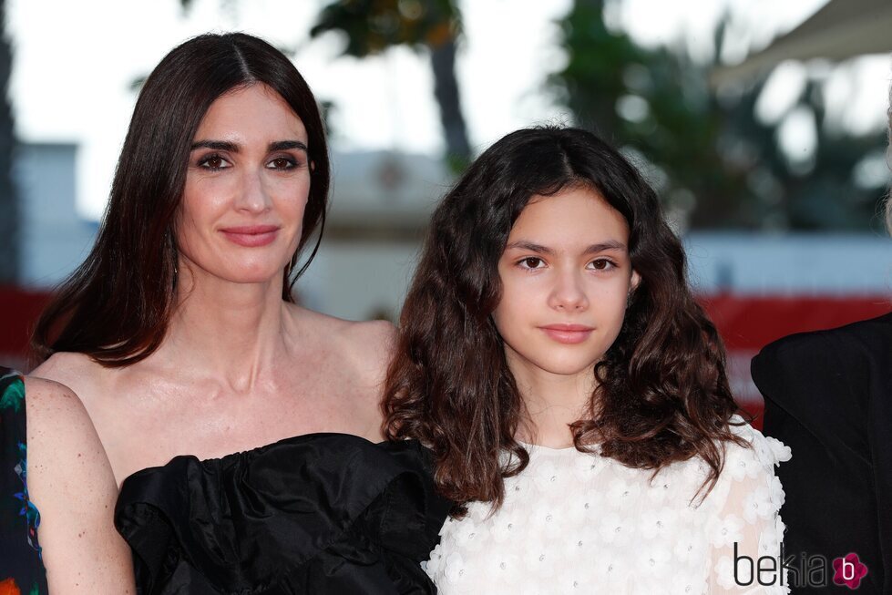 Paz Vega con su hija Ava en la alfombra roja del Festival de Málaga 2021