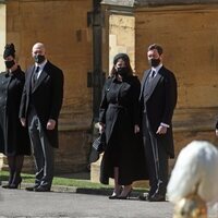 Zara Phillips y Mike Tindall, Eugenia de York y Jack Brooksbank y Beatriz de York y Edoardo Mapelli Mozzi en el funeral del Duque de Edimburgo