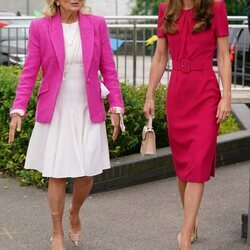 Kate Middleton y Jill BIden en una escuela de Cornualles