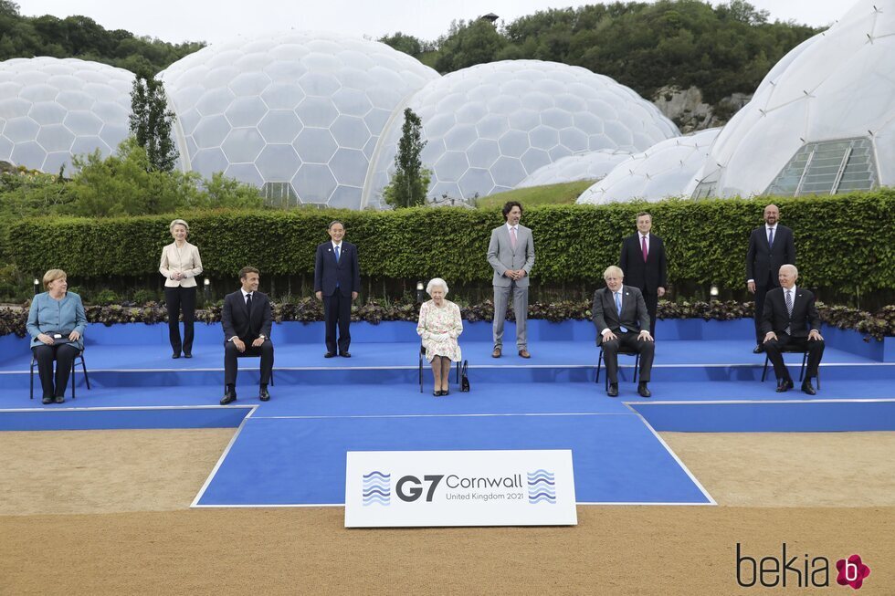 La Reina Isabel con los líderes del G7 en la cumbre celebrada en Cornualles