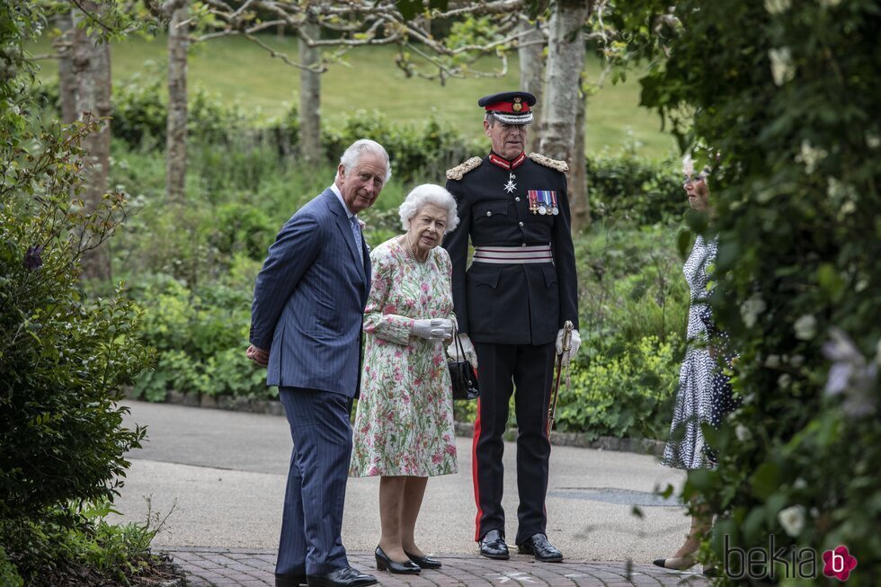 La Reina Isabel y el Príncipe Carlos en la cumbre del G7 en Cornualles
