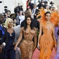 Corey Gamble, Kris Jenner, Kanye West, Kim Kardashian, Kendall Jenner, Kylie Jenner y Travis Scott en la Met Gala 2019