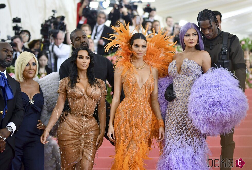 Corey Gamble, Kris Jenner, Kanye West, Kim Kardashian, Kendall Jenner, Kylie Jenner y Travis Scott en la Met Gala 2019