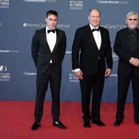 Alberto de Mónaco, Louis Ducruet y Marie Chevallier con Tchéky Karyo en la clausura del Festival de Televisión de Monte-Carlo 2021