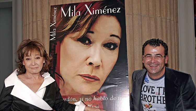 Mila Ximénez en la presentación de su libro junto a Jorge Javier Vázquez