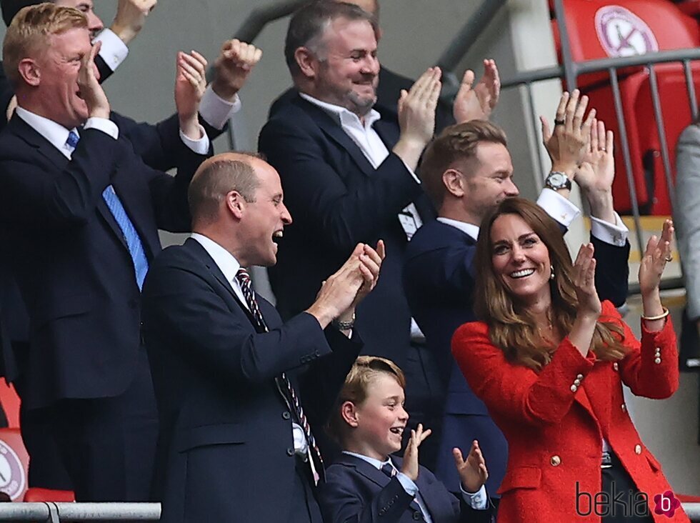 El Príncipe Jorge con los Duques de Cambridge, emocionado en el partido de la Eurocopa 2020 entre Inglaterra y Alemania