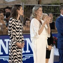 Carolina de Mónaco aplaude junto a su hija Carlota Casiraghi en el Concurso de Saltos de Monte-Carlo 2021