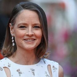 Jodie Foster en la alfombra roja del Festival de Cannes 2021