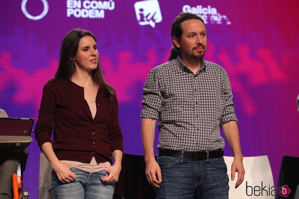 Pablo Iglesias e Irene Montero en un acto electoral