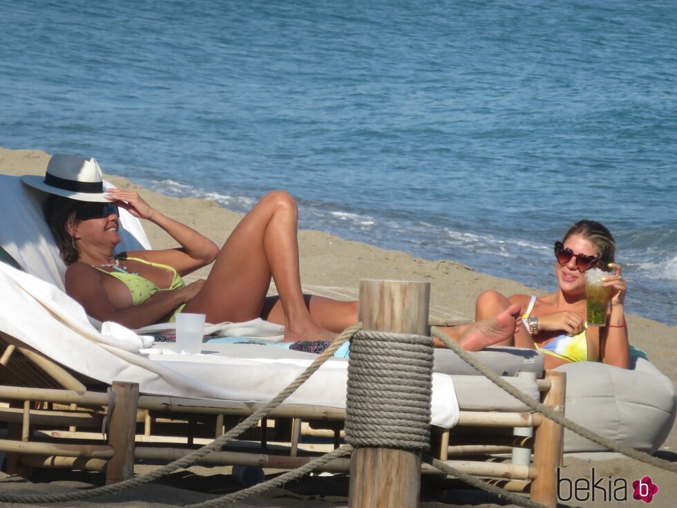 Makoke y Anita Matamoros disfrutando de sus vacaciones en Marbella