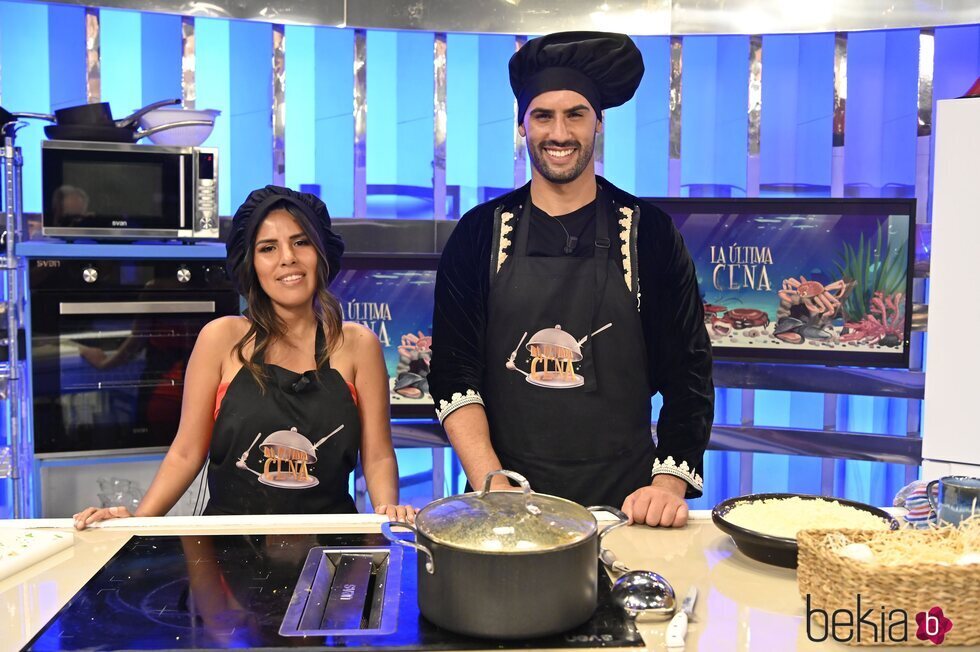 Isa Pantoja y Asraf Beno como cocineros de 'La última cena'