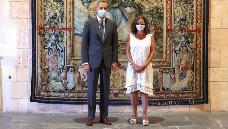 El Rey Felipe y Francina Armengol en la audiencia a las autoridades de Baleares