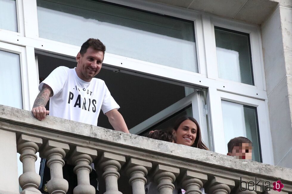 Leo Messi con su familia en un hotel de París
