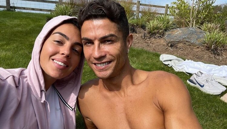 Georgina Rodríguez y Cristiano Ronaldo se instalan en Manchester