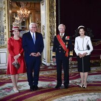 Carlos Gustavo y Silvia de Suecia y Victoria y Daniel de Suecia con el Presidente de Alemania y su esposa en la bienvenida por su Visita de Estado a Suecia