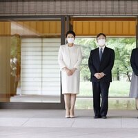 Los Emperadores Naruhito y Masako de Japón y su hija Aiko de Japón en su mudanza del Palacio de Akasaka al Palacio Imperial de Tokyo