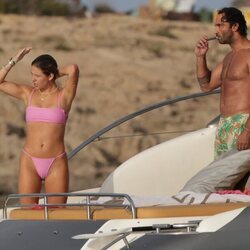 Anita Matamoros y su novio disfrutando de sus vacaciones en Ibiza