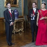 Carlos Felipe de Suecia con Victoria y Daniel de Suecia en la cena de gala al Presidente de Alemania y su esposa