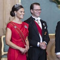 Victoria y Daniel de Suecia y Carlos Felipe de Suecia en la cena de gala al Presidente de Alemania y su esposa