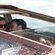 Jennifer Lopez y Ben Affleck compartiendo miradas en su llegada a Venecia
