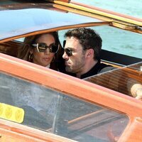 Jennifer Lopez y Ben Affleck llegan juntos a Venecia