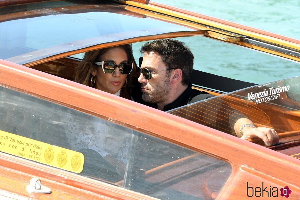 Jennifer Lopez y Ben Affleck llegan juntos a Venecia