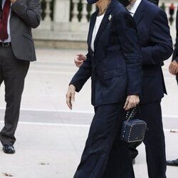 La Reina Sofía a su llegada a la entrega del Premio Reina Sofía de Pintura y Escultura