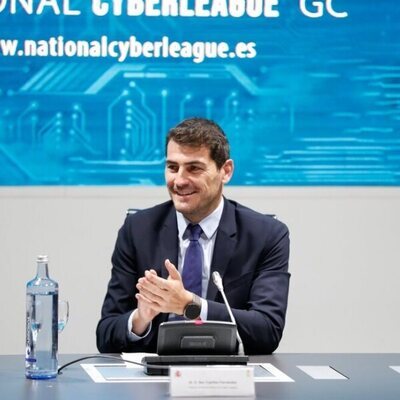 Iker Casillas apadrina la III Liga Nacional de retos en el Ciberespacio de La Liga y la Guardia Civil