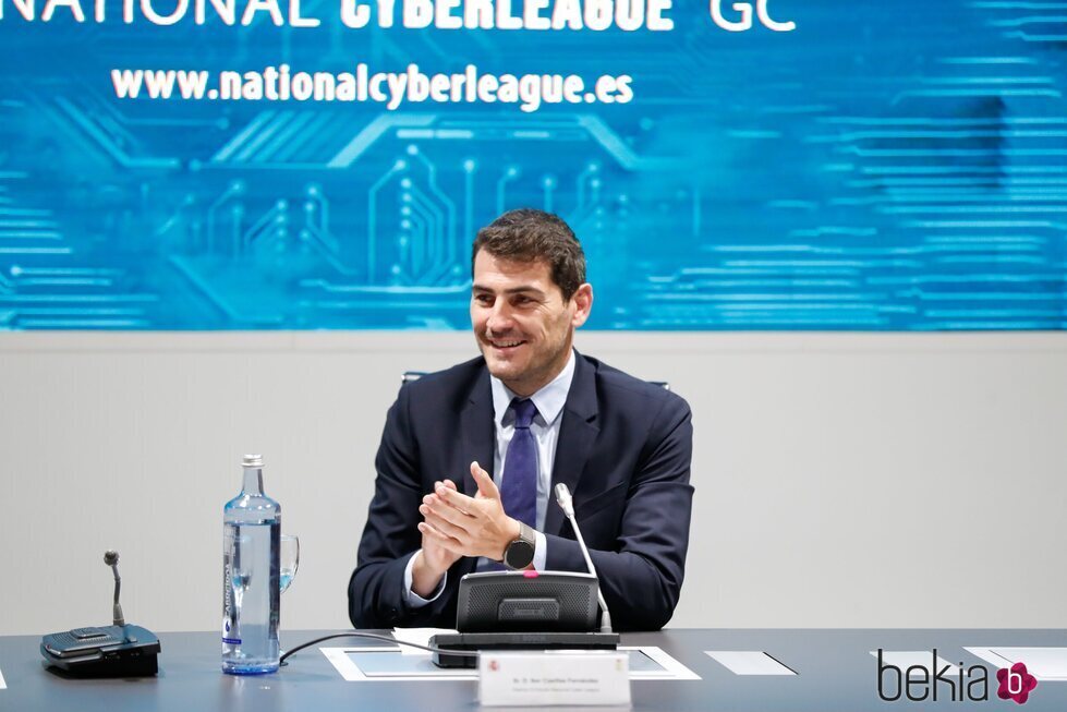 Iker Casillas apadrina la III Liga Nacional de retos en el Ciberespacio de La Liga y la Guardia Civil
