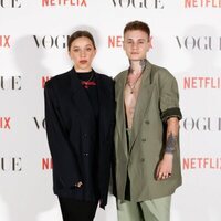 Eva B y Hugo Cobo en el photocall de Vogue Fashion Night Out 2021