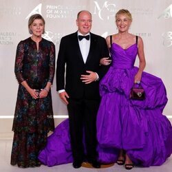 Carolina de Mónaco, Alberto de Mónaco y Sharon Stone en la Gala por la Salud Planetaria de Monte-Carlo 2021
