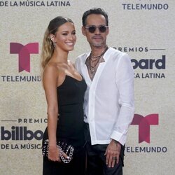 Marc Anthony y su novia en los Premios Billboard Latin Music 2021