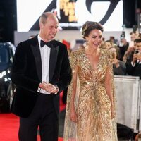 El Príncipe Guillermo y Kate Middleton en el estreno de 'Sin tiempo para morir'