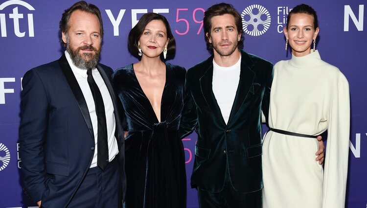 Peter Sarsgaard, Maggie Gyllenhaal, Jake Gyllenhaal y Jeanne Cadieu en el Festival de Cine de Nueva York 2021