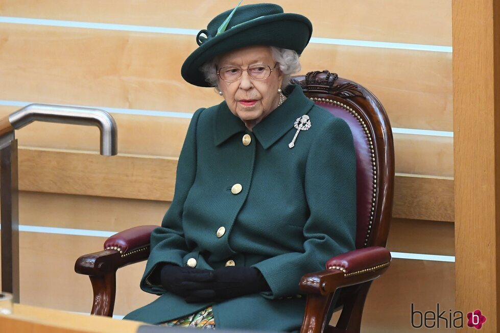 La Reina Isabel durante la sesión inaugural del Parlamento de Escocia