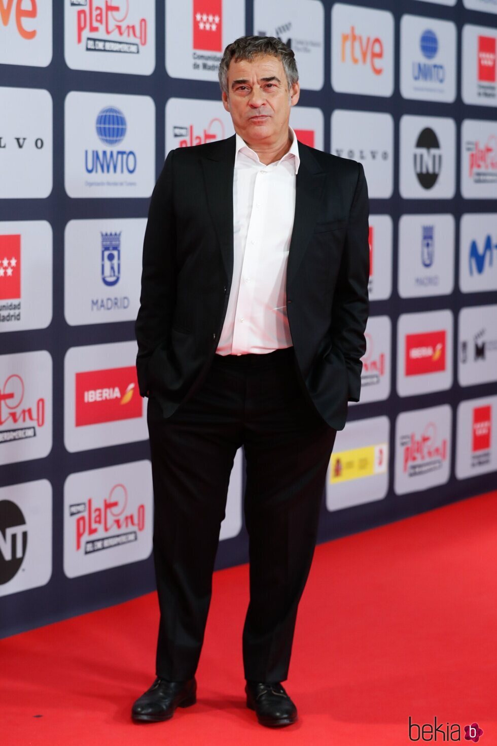 Eduard Fernández en la alfombra roja de los Premios Platino 2021
