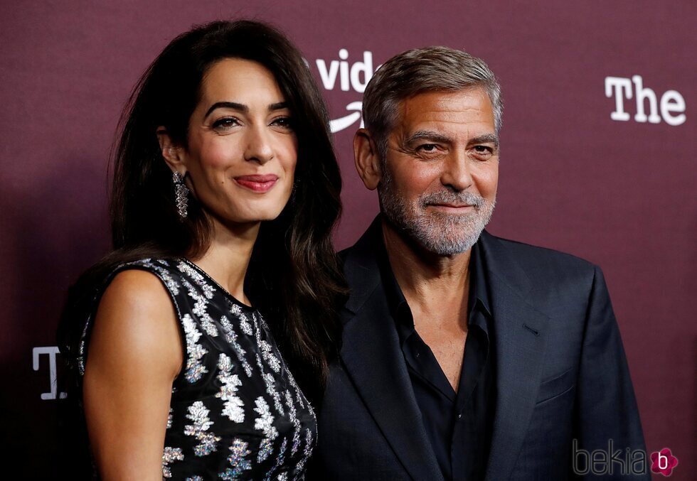 Amal y George Clooney en la premiere de The Tender Bar' en Los Ángeles