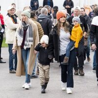 Sofia de Suecia y sus hijos Alejandro y Gabriel de Suecia en la Porsche Carrera Cup Scandinavia 2021