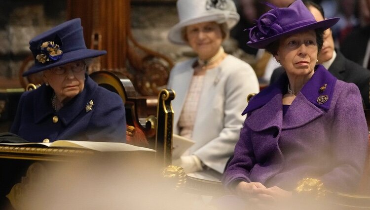 La Reina Isabel y la Princesa Ana en el centenario de la Royal British Legion