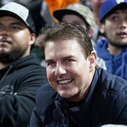 Tom Cruise en un partido de béisbol con su hijo Connor Cruise