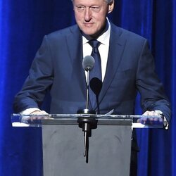 Bill Clinton en la entrega del galardón La Persona del año de MusiCares 2018