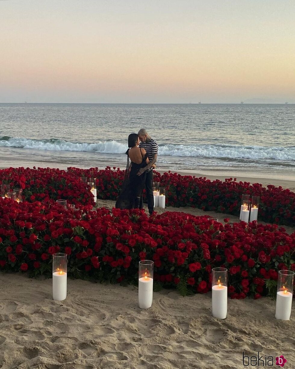 Travis Barker pidiendo matrimonio a Kourtney Kardashian