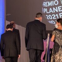 Los Reyes Felipe y Letizia a su llegada al Premio Planeta 2021