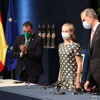 El Rey Felipe, la Princesa Leonor y Adrián Barbón en los Premios Princesa de Asturias 2021